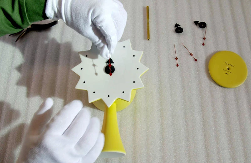 Ceramic Clocks - Model #2 Desk Clock - / By George Nelson, 1953 - Vitra - Image 3