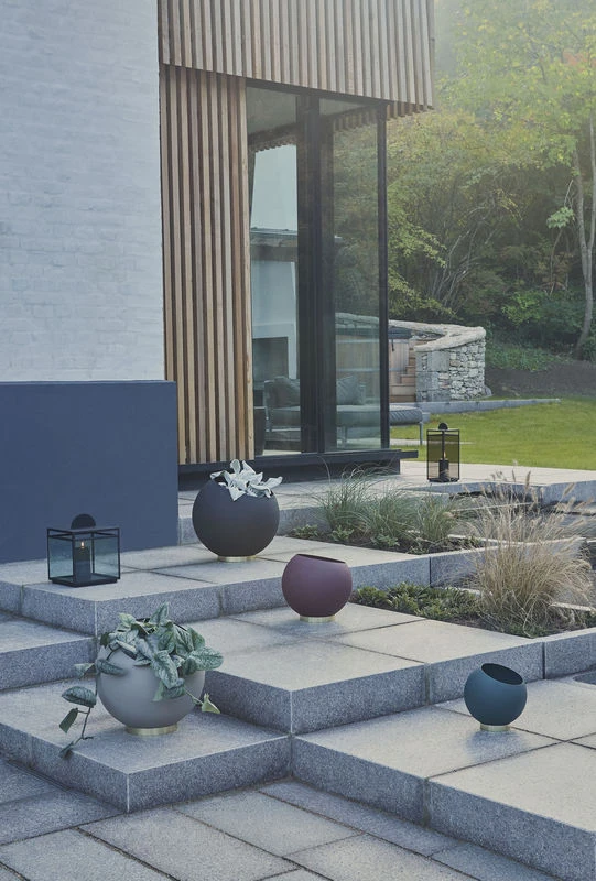 Globe Flowerpot - / Ø 21 Cm - Metal - AYTM - Image 4