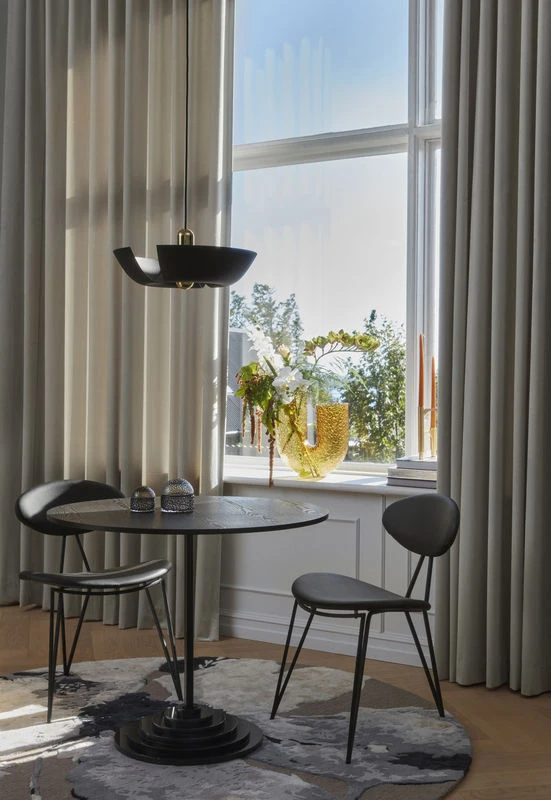 Arura Large Vase - / Textured Glass - L 34 X H 40 Cm - AYTM - Image 3