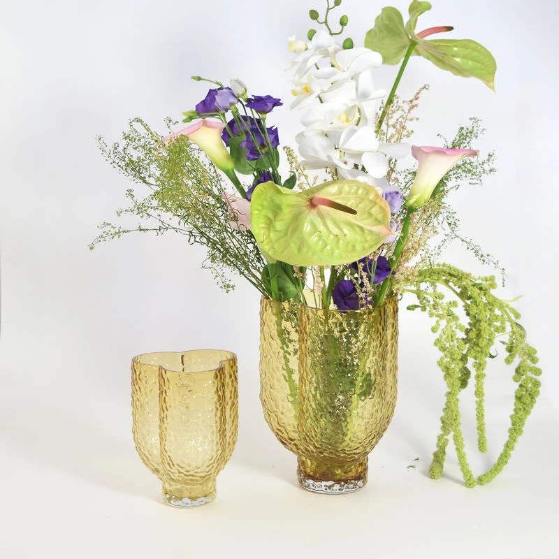 Arura Trio Vase - / 18.5 X 16.2 X H 25 Cm - Textured Glass - AYTM - Image 3